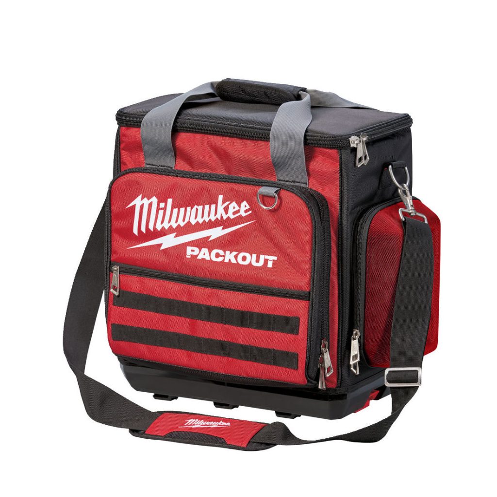 MILWAUKEE TYÖKALUKASSI PACKOUT. Kuvassa työkalukassi etuviistosta olkain maassa.