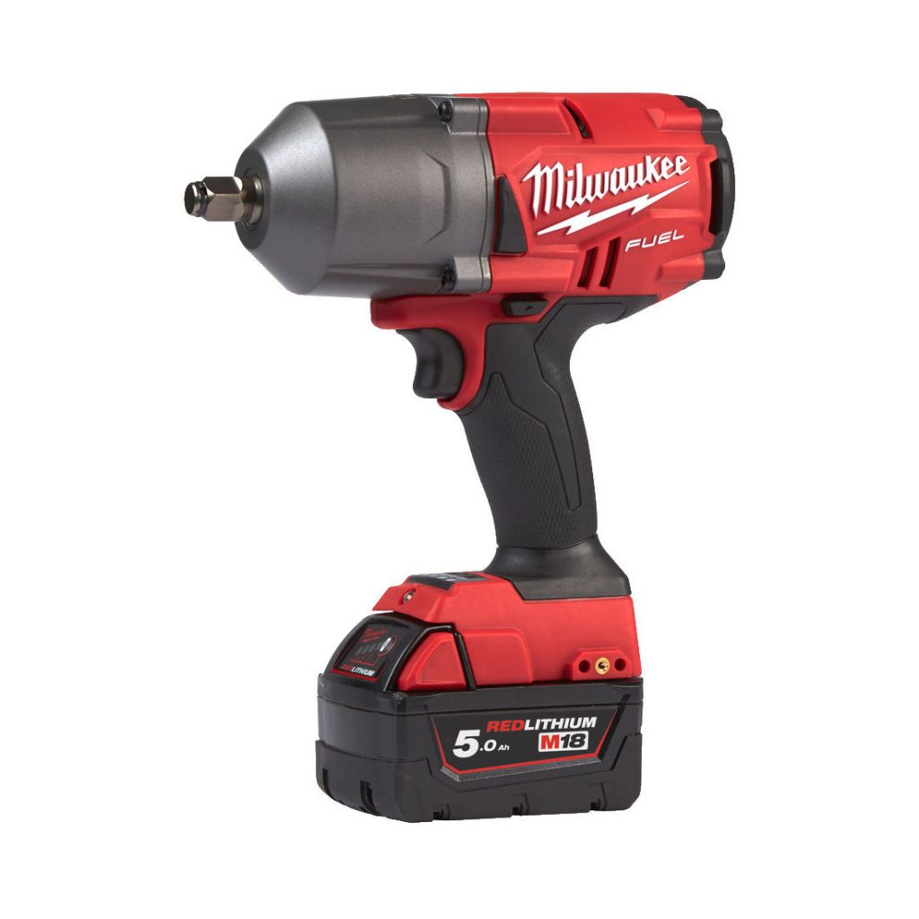 Milwaukee Iskevä mutterinväännin M18 FHIWF12-502. Kuva etuviistosta.