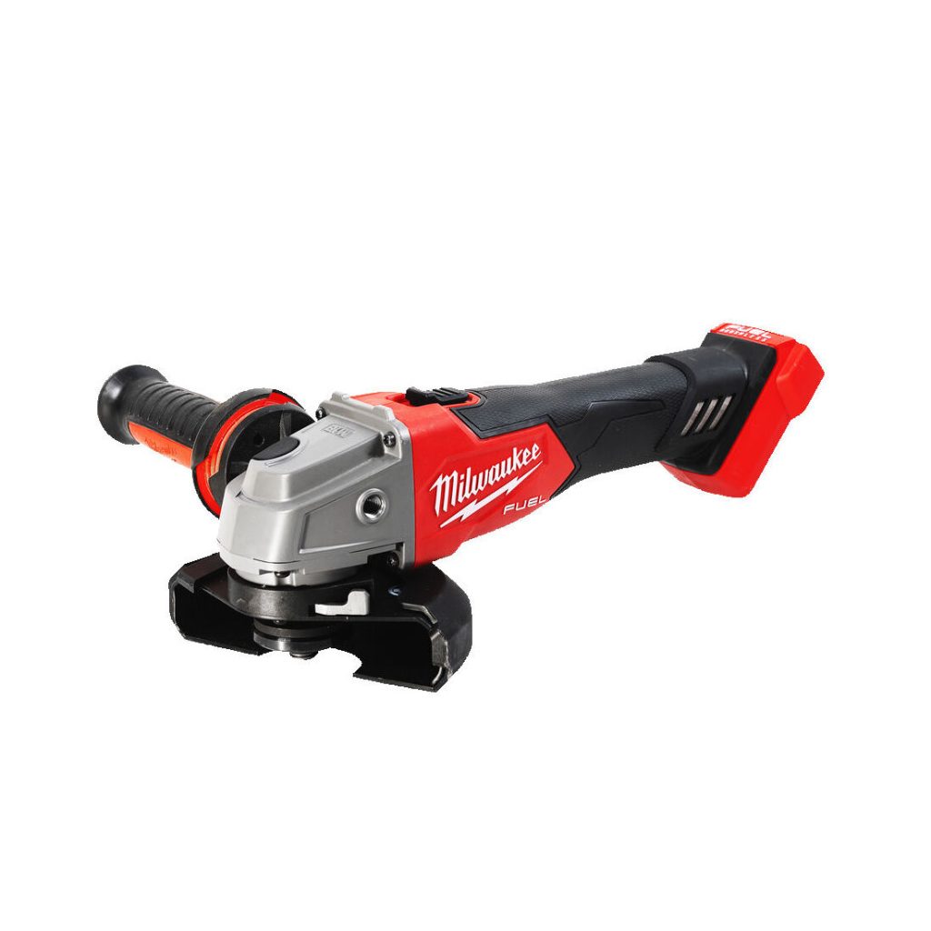 Milwaukee Akkukulmahiomakone M18 FSAG125X-0. Kuva etuviistosta ilman laikkaa.