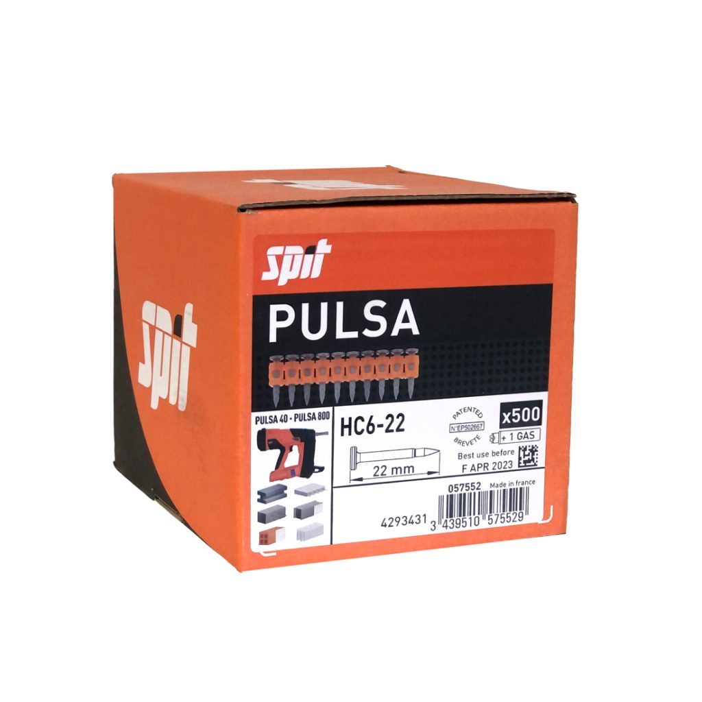 Spit Pulsa 800P/40P+ Naula HC6-22. Rasiassa 500 naulaa ja yksi kaasupatruuna. Kuva rasiasta etuviistosta.