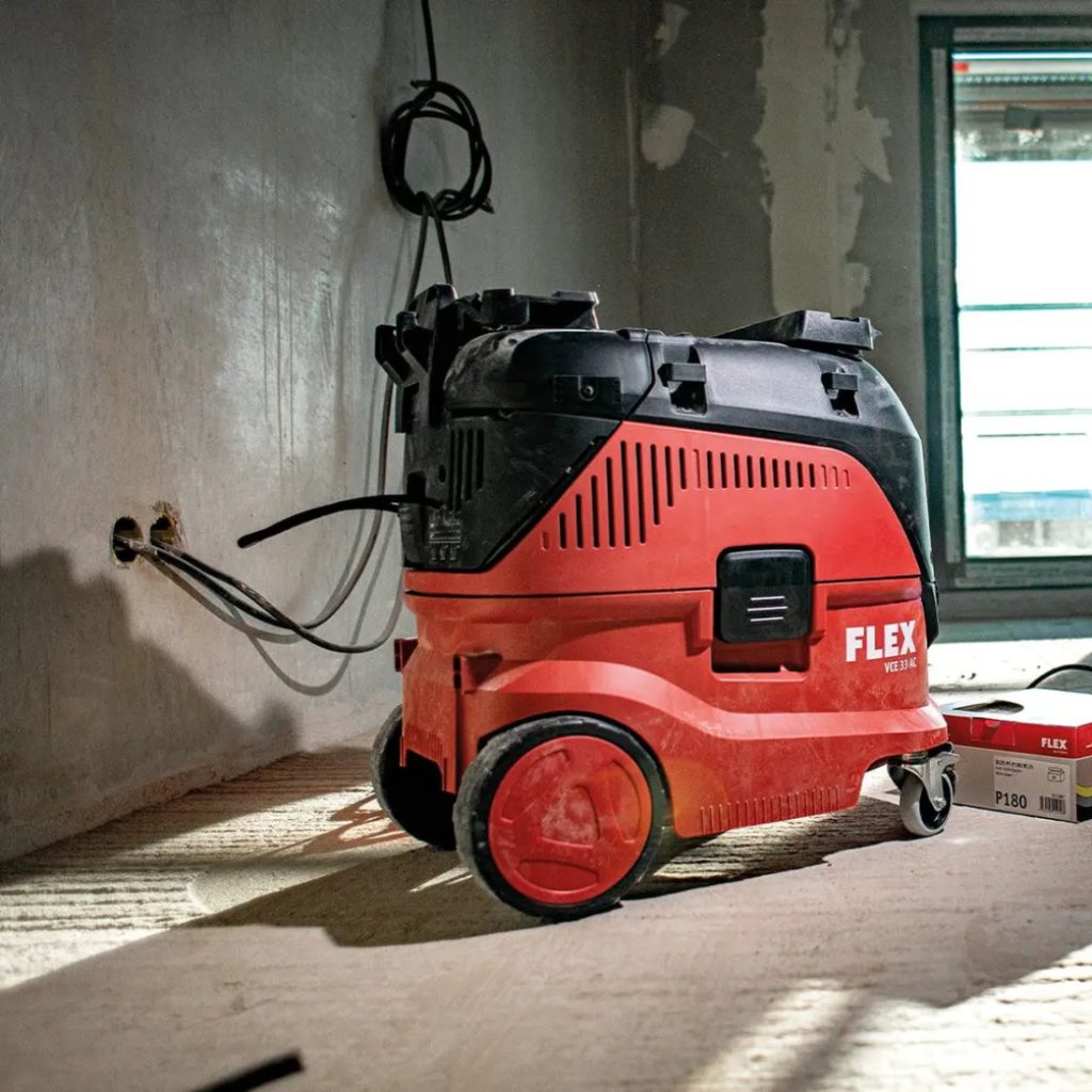 Flex VCE44 M AC-Set märkä-/kuivaimuri 1400 W sivulta.