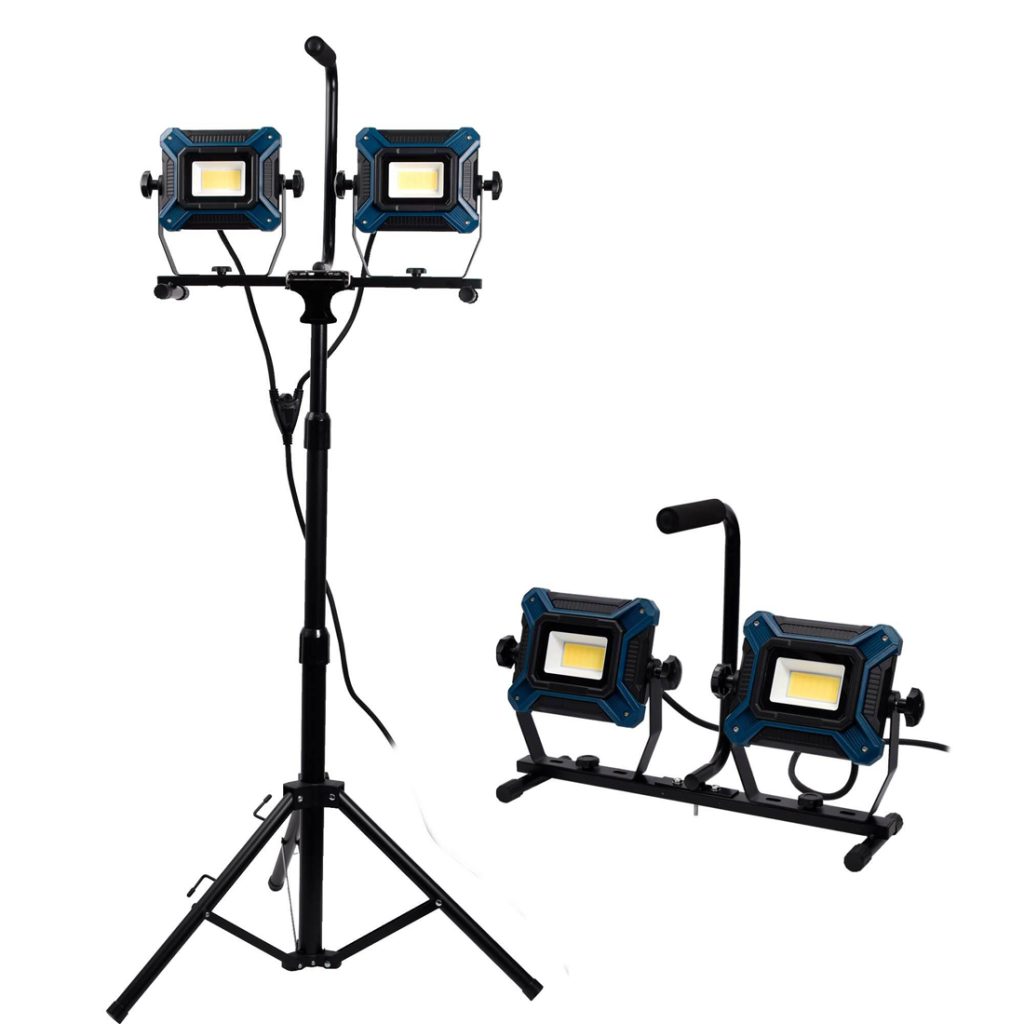 Kempten valomasto 2 x 50W LED valaisimet irrotettuna.
