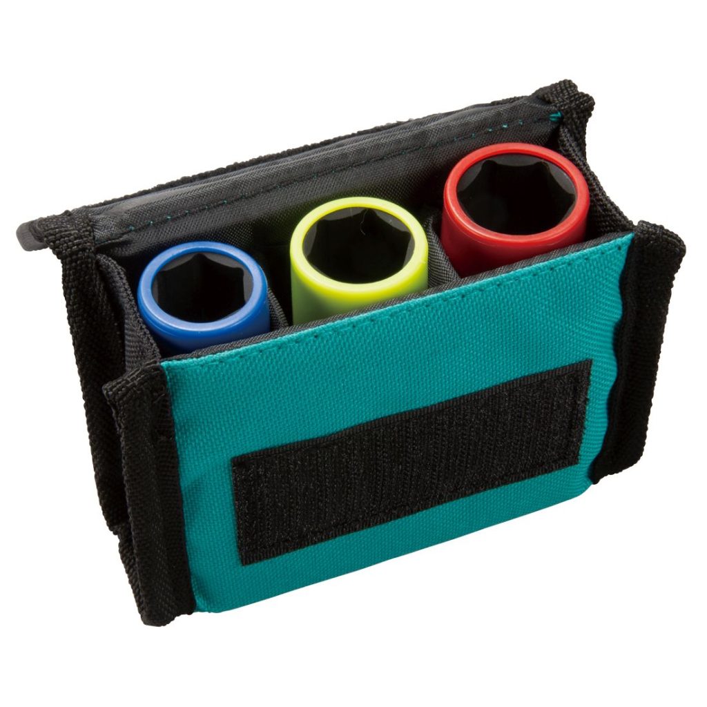 MAKITA Voimahylsylajitelma 1/2" 3-osaa. Kuvassa voimahylsylajitelman avonainen kangaspussi yläviistosta kaikki hylsyt kangaspussin sisällä.