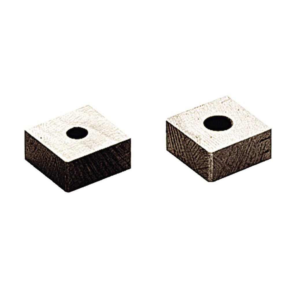 MAKITA Teräsarja, 1,6 mm. Kuvassa teräsarja pystyasennossa etuyläviistosta.