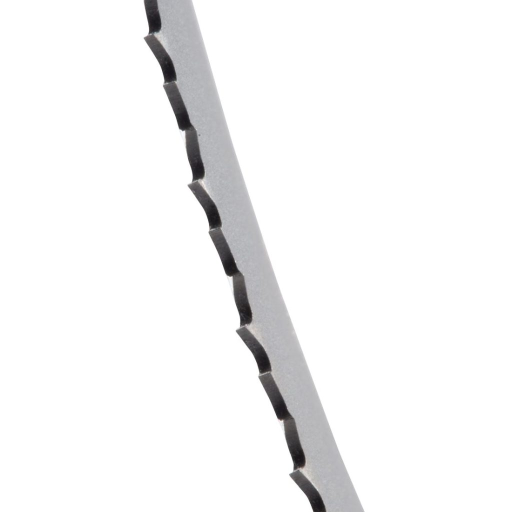 MAKITA Vannesahanterä 13x1140 mm BiM 14tpi 1 kpl. Lähikuvassa vannesahanterän hammastus.