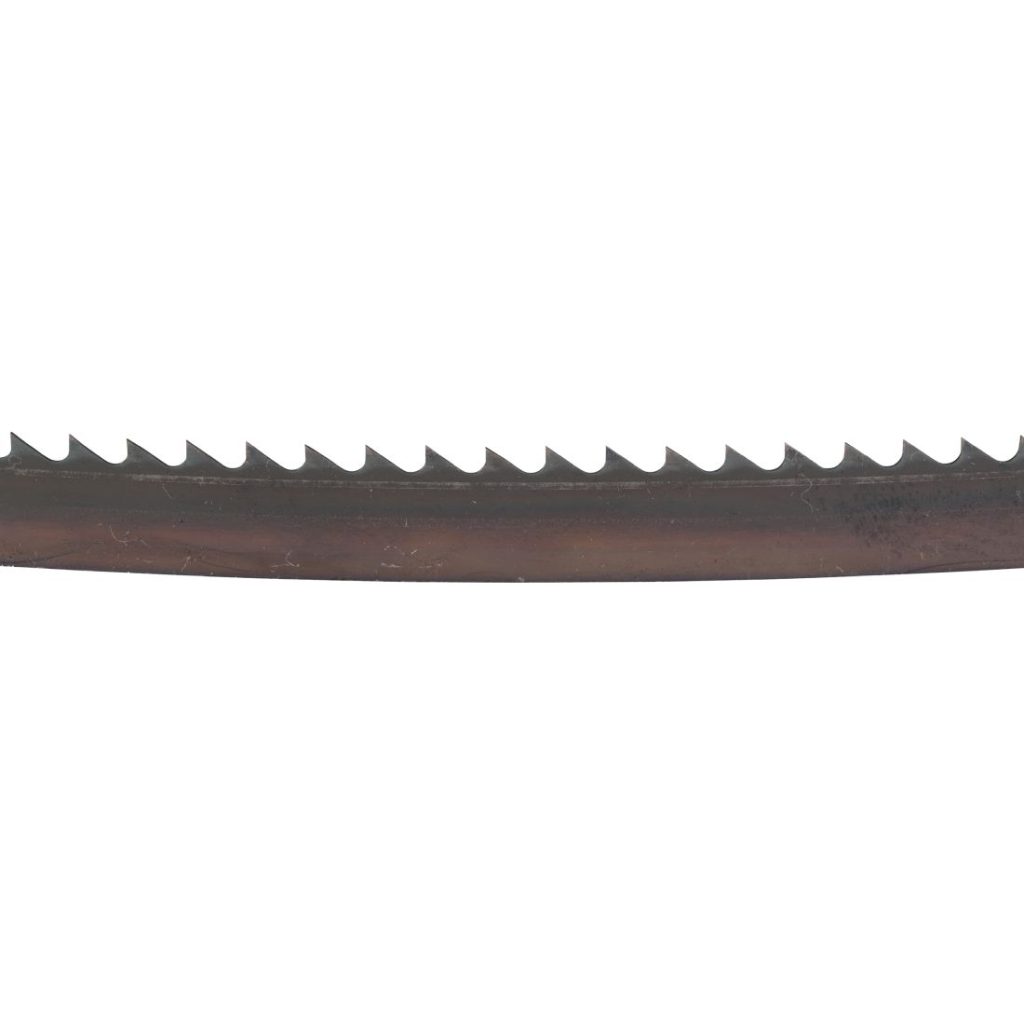MAKITA Vannesahanterä 16x2240mm HCS 4tpi 3 kpl. Lähikuvassa vannesahanterän hammastus.