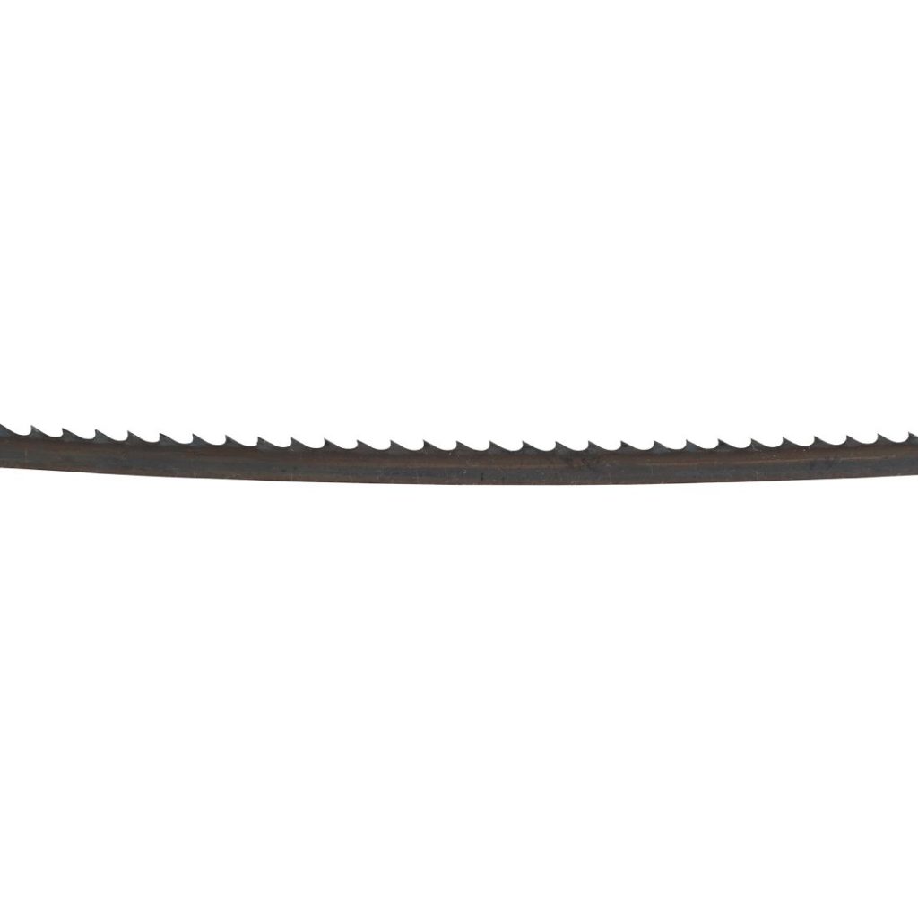 MAKITA Vannesahanterä 6x2240mm HCS 6tpi 3 kpl. Lähikuvassa vannesahanterän hammastus.
