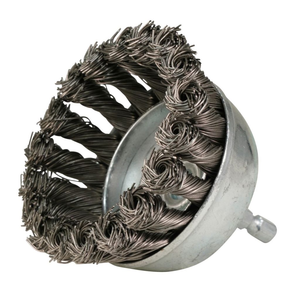 MAKITA Teräsharja 75 mm. Kuvassa kuppiharja etualaviistosta.