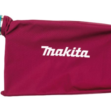 MAKITA Pölypussi. Kuvassa pölypussi sivustapäin.
