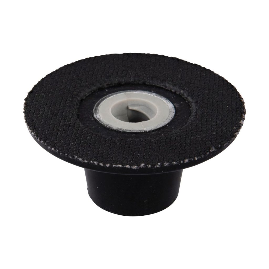 MAKITA Tarra-alusta 50 mm, hiontaan. Kuvassa tarra-alusta pohjasta yläviistosta.
