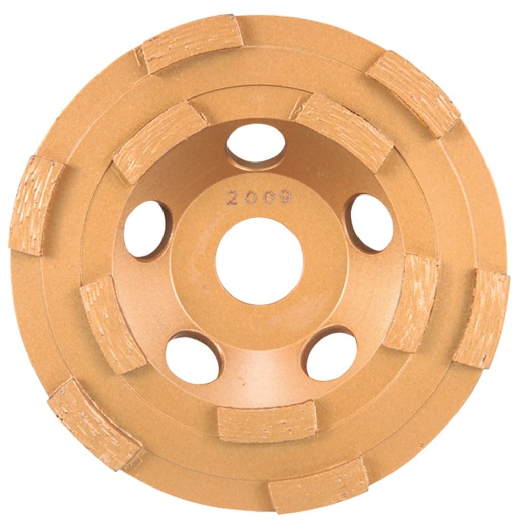 MAKITA Timanttikuppilaikka 125mm, 2-rivinen segmentti, karkea hionta. Kuvassa timanttikuppilaikka edestäpäin.