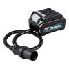 MAKITA Akkuadapteri XGT akuille PDC01 ja PDC1200. Kuvassa akkuadapteri oikealta etuviistosta.