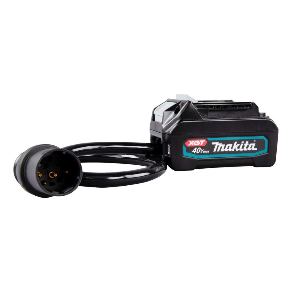 MAKITA Akkuadapteri XGT akuille PDC01 ja PDC1200. Kuvassa akkuadapteri oikealta sivustapäin.