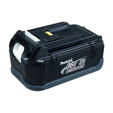 MAKITA Akku 36V, 2,6 Ah. Kuvassa akku oikealta etuviistosta.