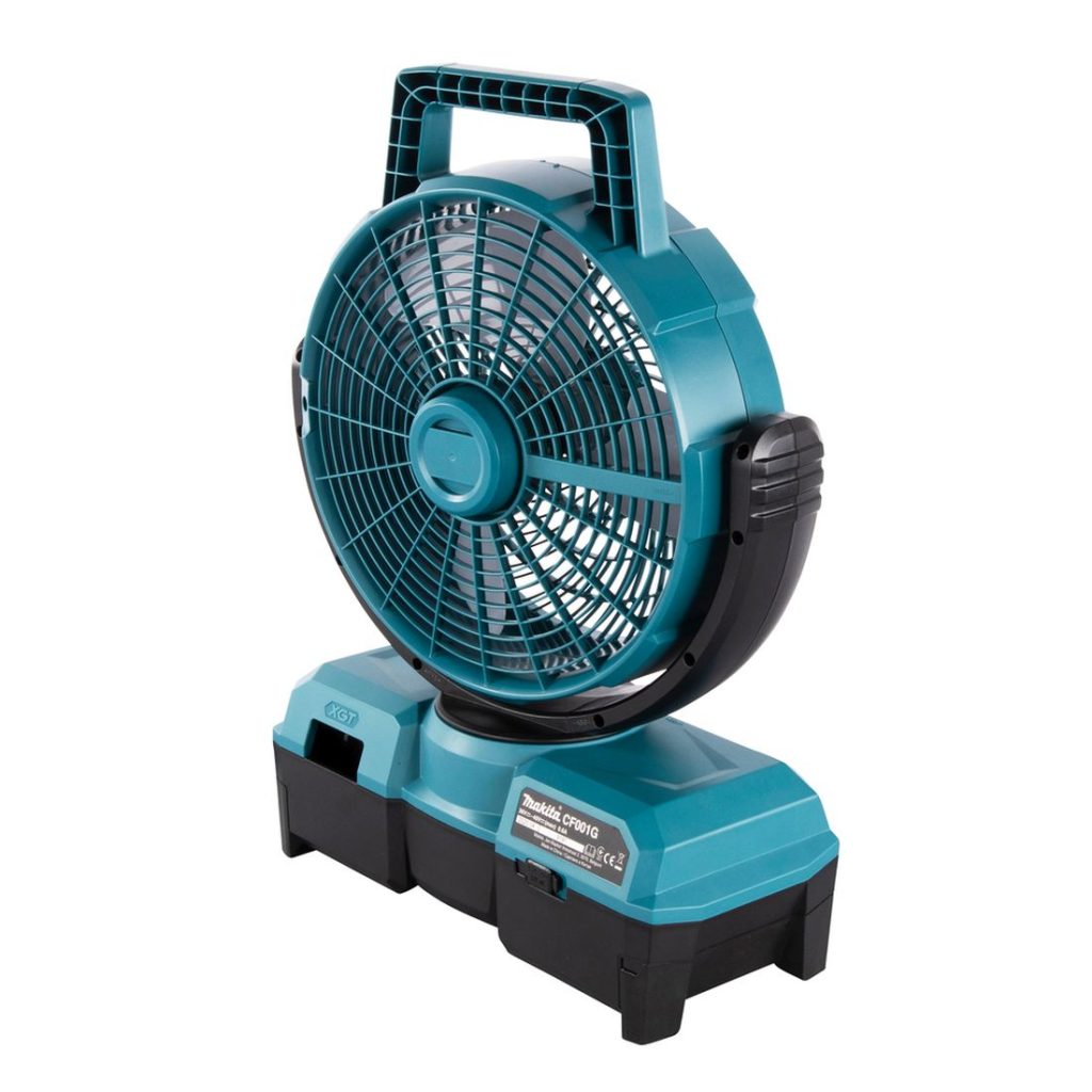 MAKITA Tuuletin XGT. Kuvassa tuuletin oikealta etuyläviistosta akku kiinnitettynä.