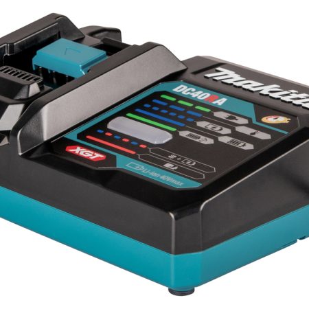 MAKITA Latauslaite DC40RA XGT. Kuvassa Latauslaite DC40RA XGT oikealta etuyläviistosta.