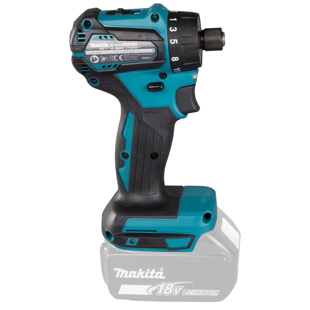 MAKITA Porakone LXT. Kuvassa Porakone LXT oikealta sivustapäin.