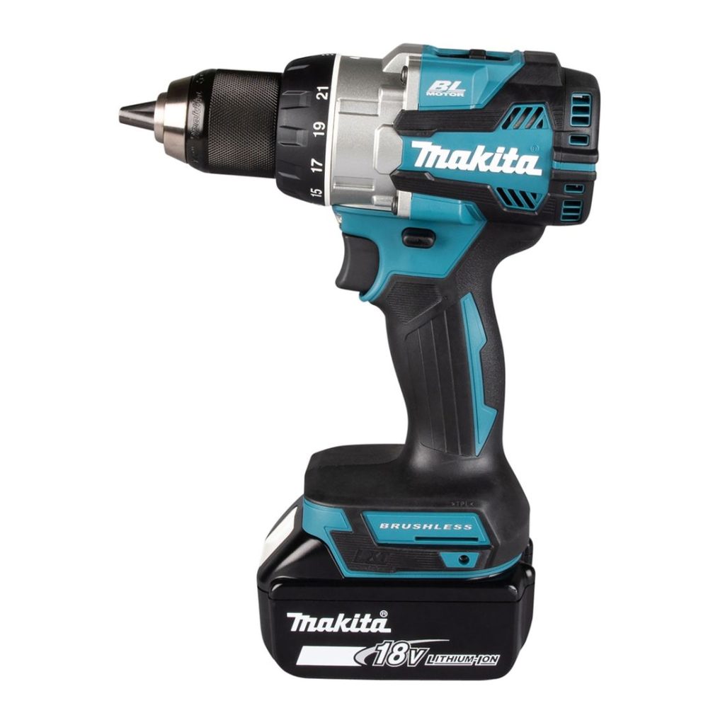 MAKITA Porakone LXT. Kuvassa Porakone LXT vasemmalta sivustapäin.