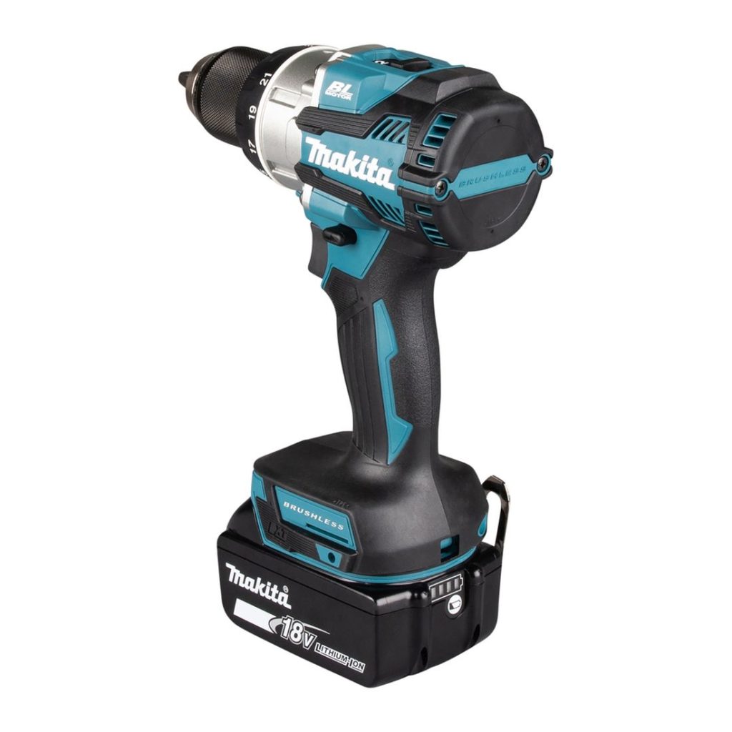 MAKITA Porakone LXT. Kuvassa Porakone LXT vasemmalta takayläviistosta.