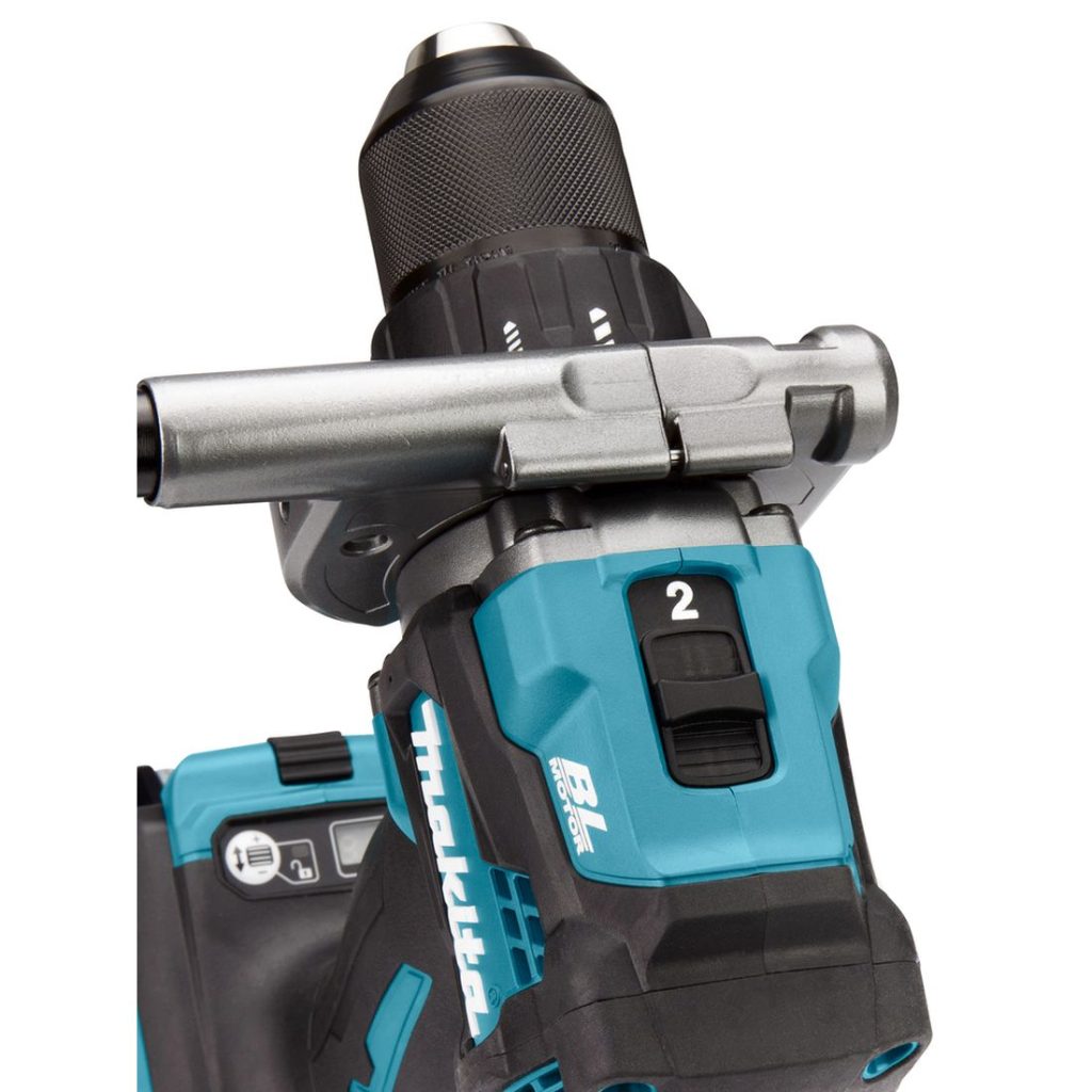 MAKITA Porakone XGT. Lähikuvassa Porakone XGT:n vaihteenvalitsin.