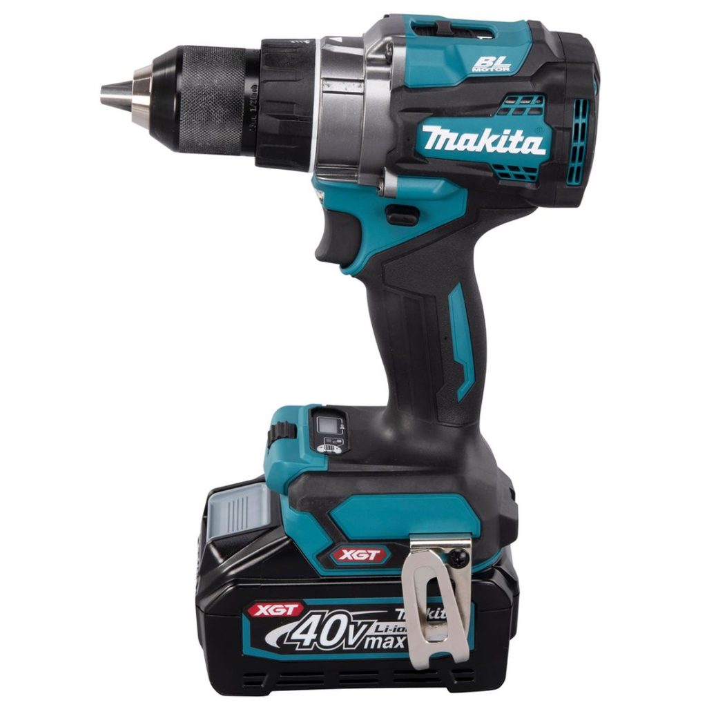 MAKITA Porakone XGT. Kuvassa Porakone XGT vasemmalta sivustapäin.