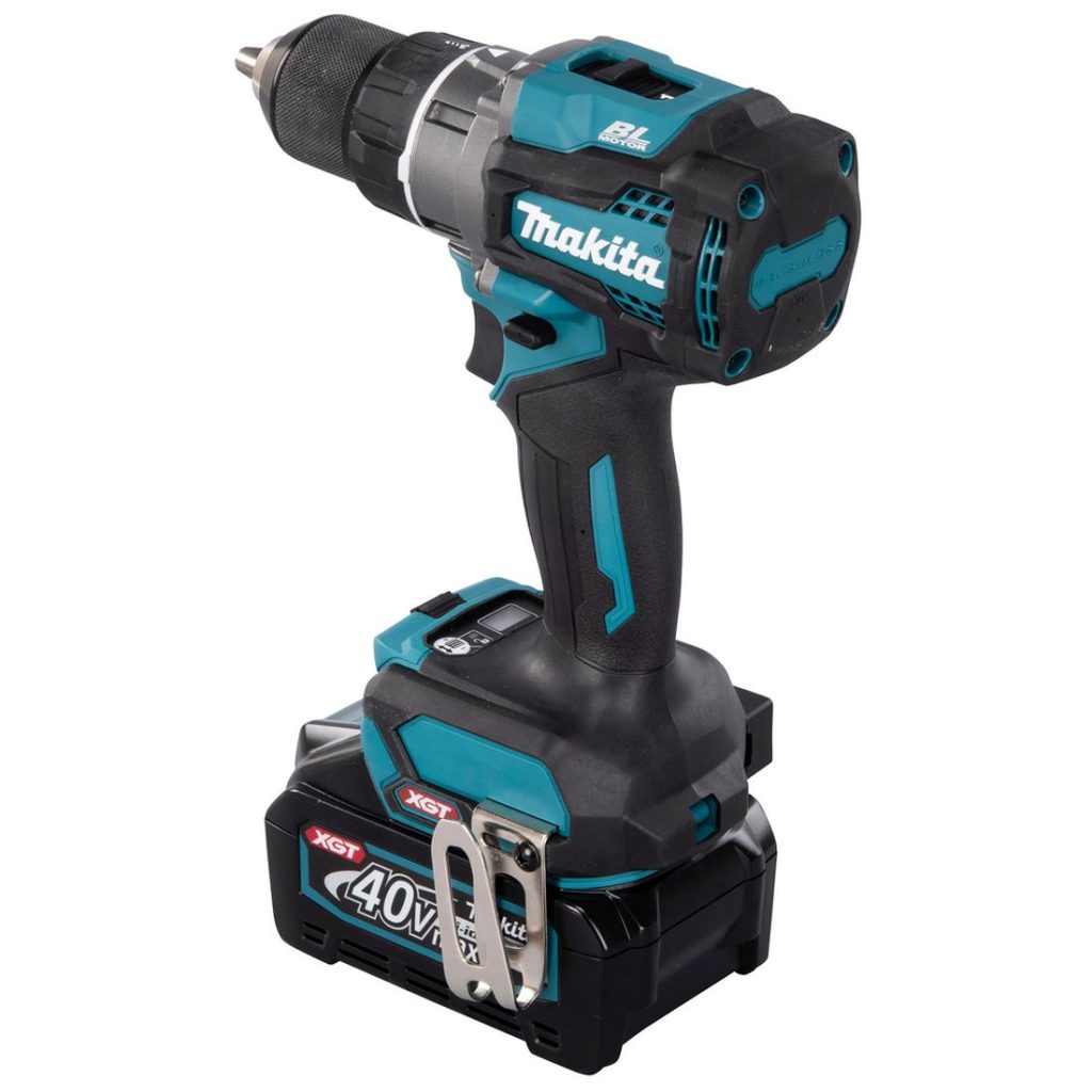 MAKITA Porakone XGT. Kuvassa Porakone XGT vasemmalta takayläviistosta.