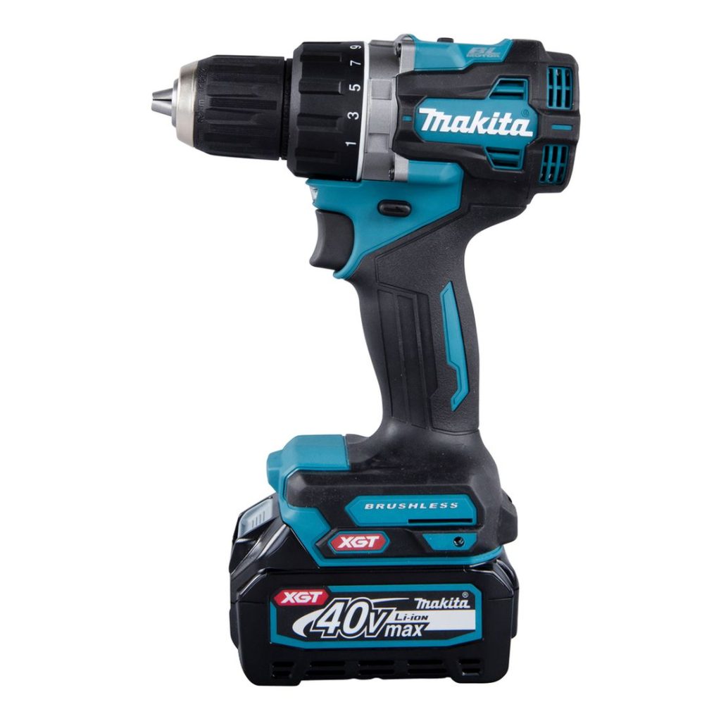 MAKITA Porakone XGT. Kuvassa Porakone XGT vasemmalta sivustapäin.