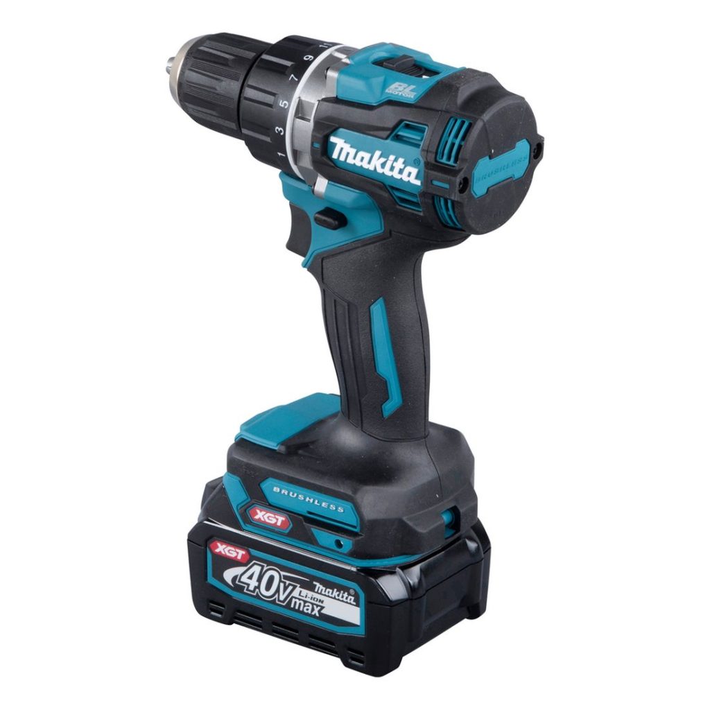 MAKITA Porakone XGT. Kuvassa Porakone XGT vasemmalta takayläviistosta.