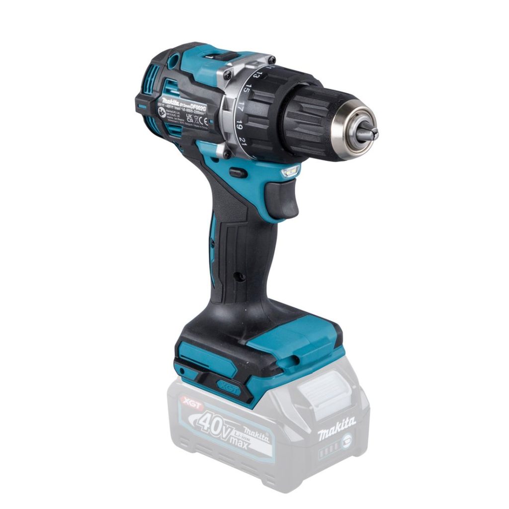 MAKITA Porakone XGT. Kuvassa Porakone XGT vasemmalta etuyläviistosta.