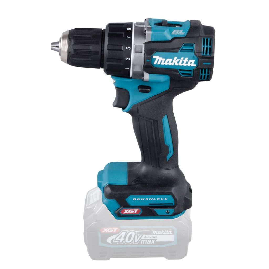 MAKITA Porakone XGT. Kuvassa Porakone XGT vasemmalta sivustapäin.