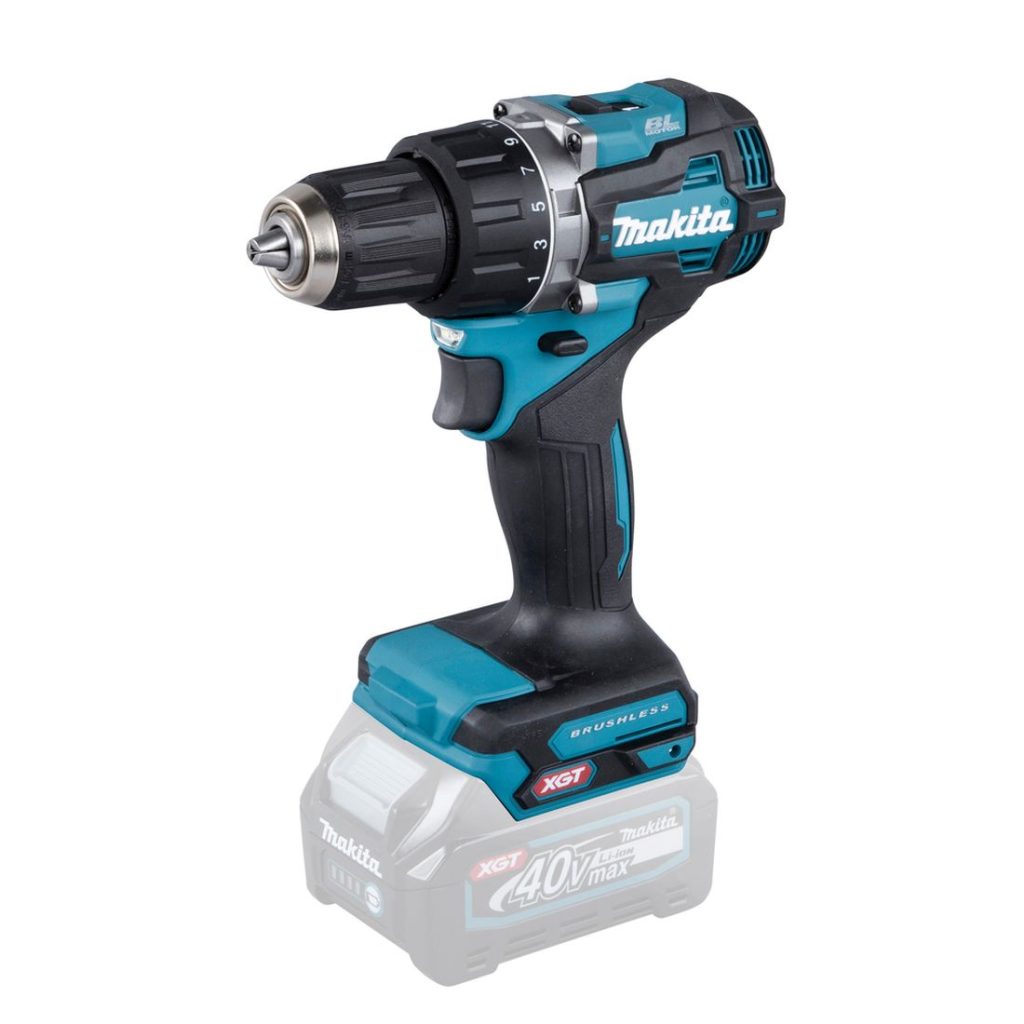 MAKITA Porakone XGT. Kuvassa Porakone XGT oikealta etuyläviistosta.