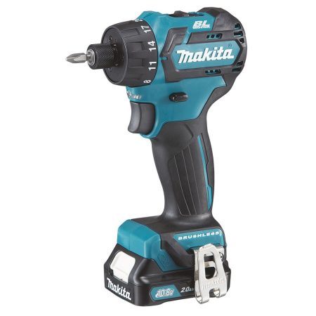 MAKITA Porakone CXT. Kuvassa Porakone CXT oikealta etuyläviistosta.