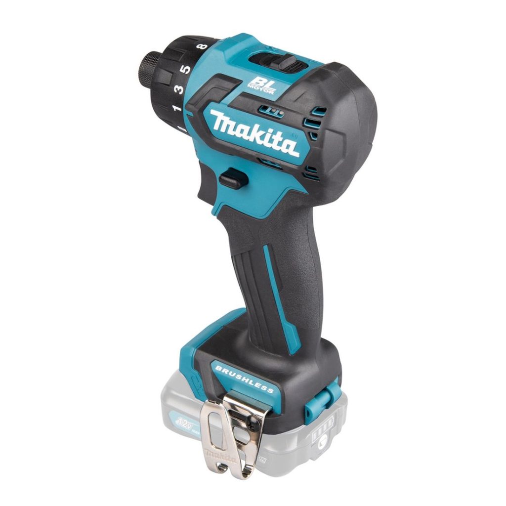 MAKITA Porakone CXT. Kuvassa Porakone CXT vasemmalta takayläviistosta.