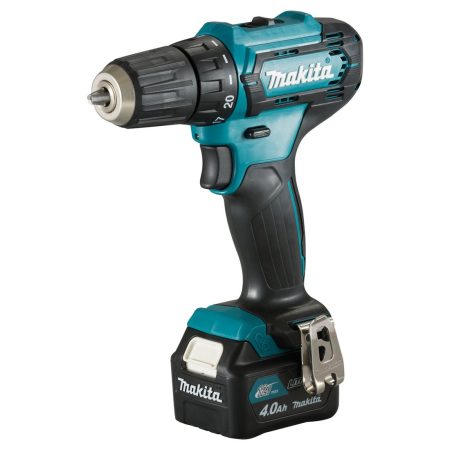 MAKITA Porakone CXT. Kuvassa Porakone CXT oikealta etuviistosta.