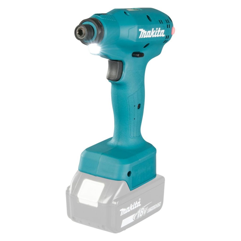 MAKITA Tarkkuusruuvinväännin LXT. Kuvassa Tarkkuusruuvinväännin LXT oikealta etuyläviistosta LED-valo päällä.
