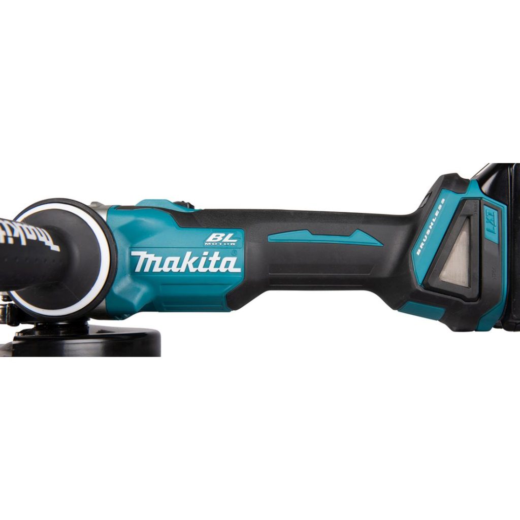 MAKITA Kulmahiomakone LXT. Kuvassa Kulmahiomakone LXT vasemmalta sivustapäin.