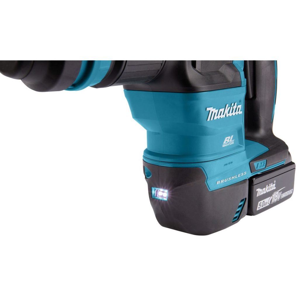 MAKITA Piikkausvasara LXT. Lähikuvassa Piikkausvasara LXT:n LED-valo.