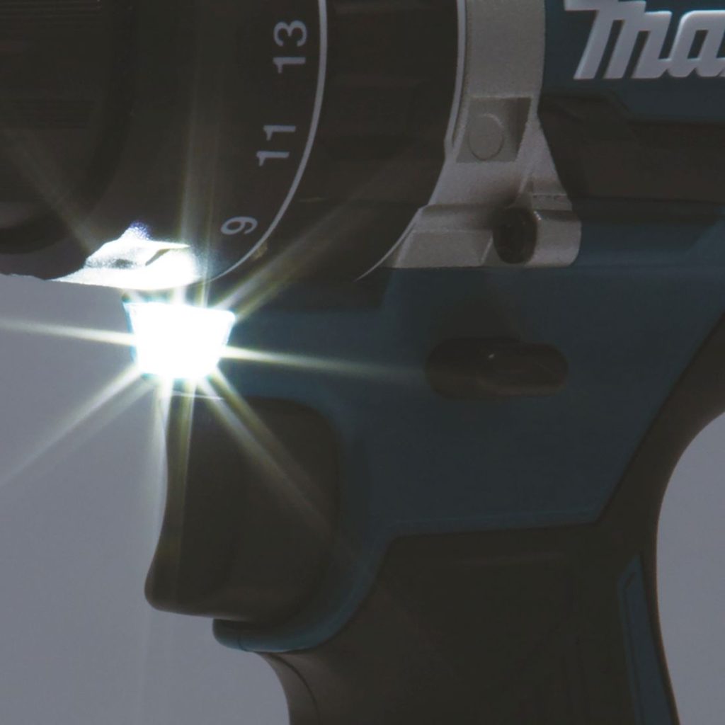 MAKITA Iskuporakone LXT. Lähikuvassa Iskuporakone LXT:n LED-valo.