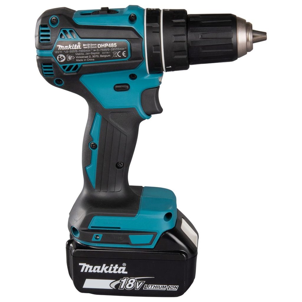 MAKITA Iskuporakone LXT. Kuvassa Iskuporakone LXT oikealta sivustapäin.