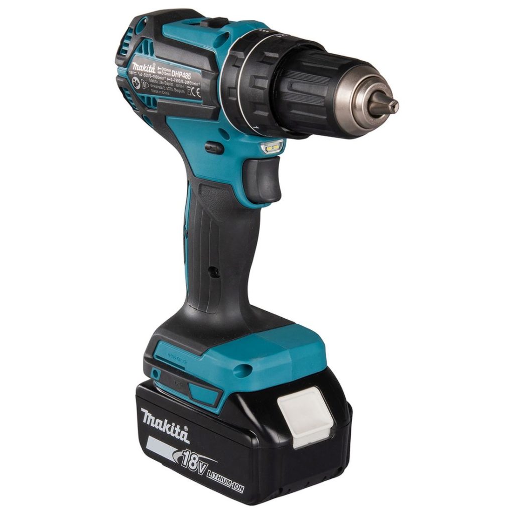 MAKITA Iskuporakone LXT. Kuvassa Iskuporakone LXT vasemmalta etuyläviistosta.