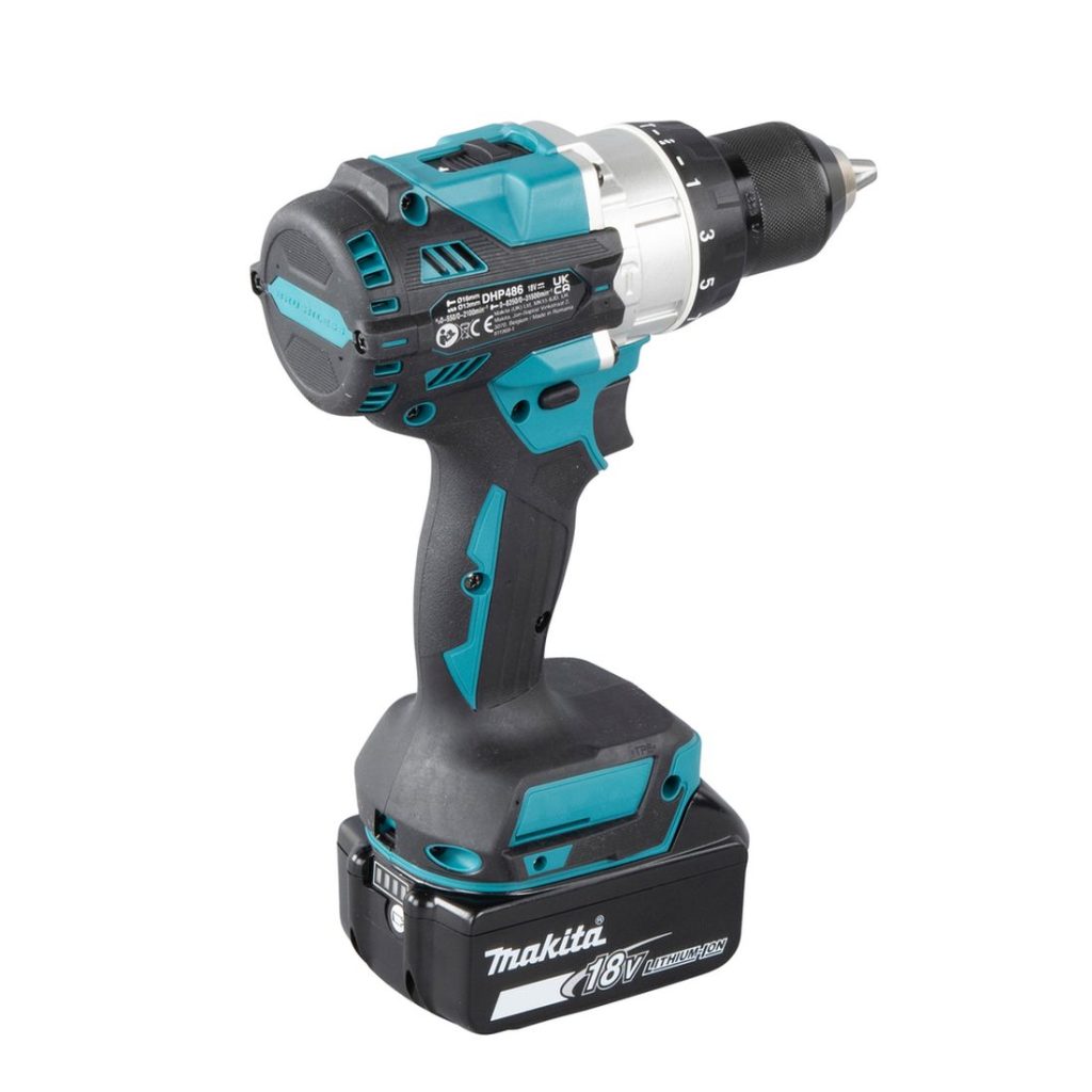 MAKITA Iskuporakone LXT. Kuvassa Iskuporakone LXT oikealta takayläviistosta.