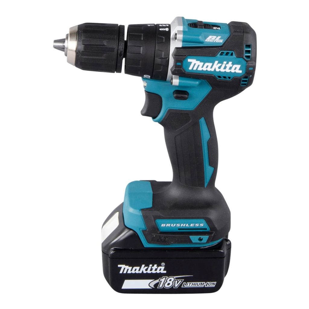 MAKITA Iskuporakone LXT. Kuvassa Iskuporakone LXT vasemmalta sivustapäin.