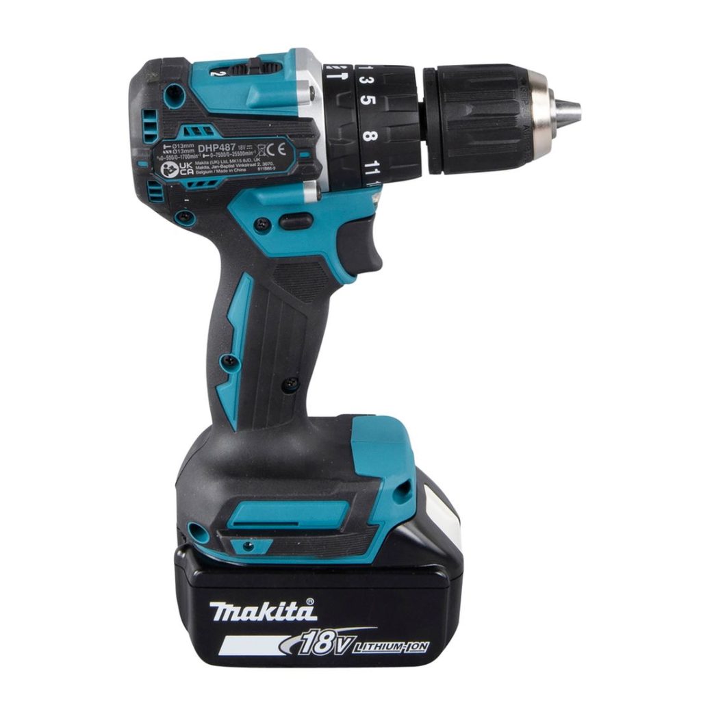 MAKITA Iskuporakone LXT. Kuvassa Iskuporakone LXT oikealta sivustapäin.