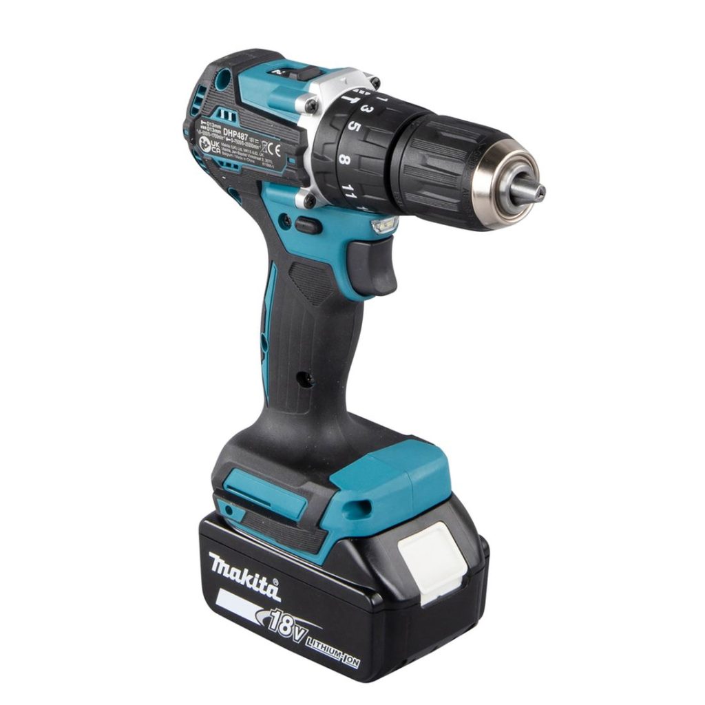 MAKITA Iskuporakone LXT. Kuvassa Iskuporakone LXT vasemmalta etuyläviistosta.