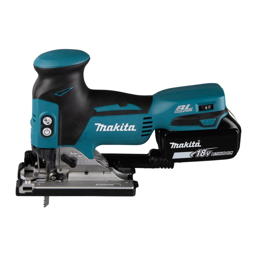 MAKITA Pistosaha LXT. Kuvassa Pistosaha LXT vasemmalta sivustapäin.
