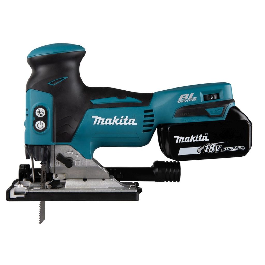 MAKITA Pistosaha LXT. Kuvassa Pistosaha LXT vasemmalta sivustapäin.