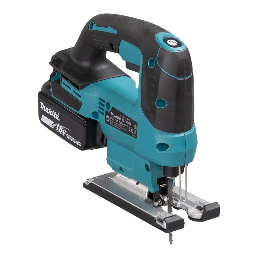MAKITA Pistosaha LXT. Kuvassa Pistosaha LXT vasemmalta etuyläviistosta.