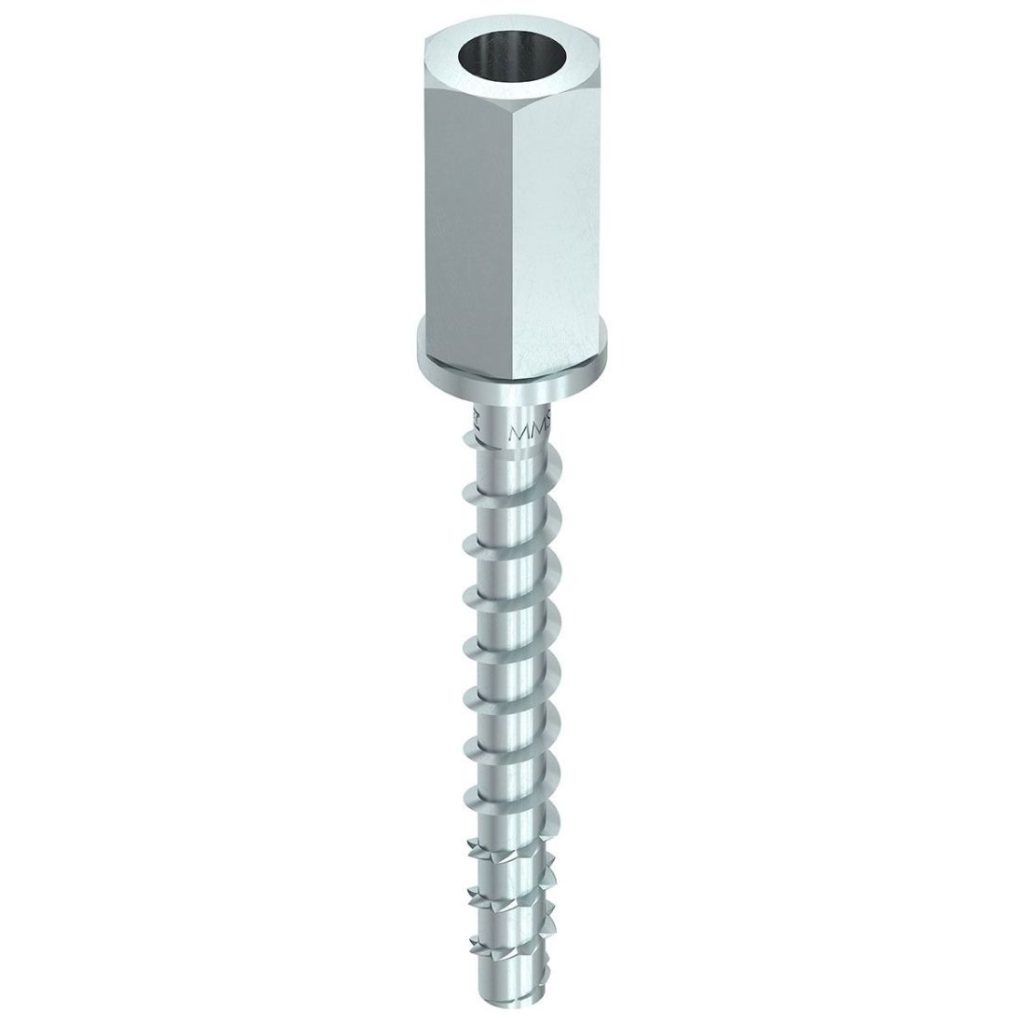 Heco MMSplus-I 6 x 40 Sisäkierrekanta M6 x 15 Betoniruuvi. Kuvassa sisäkierrekantaruuvi pystyasennossa yläviistosta.