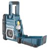 MAKITA Radio CXT / LXT. Kuvassa Radio CXT / LXT vasemmalta etuyläviistosta akkukotelo avattuna ja akku kiinnitettynä radioon.
