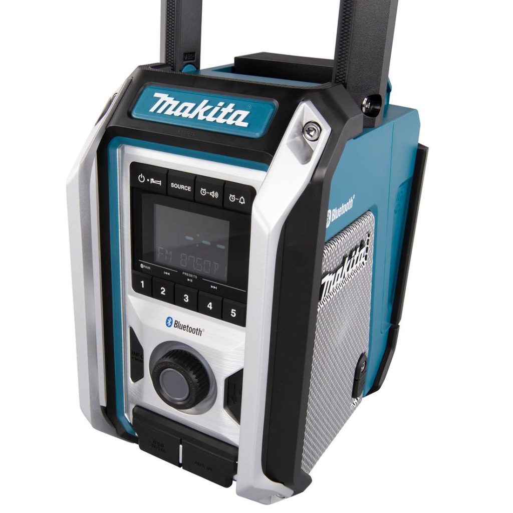 MAKITA Radio CXT / LXT. Lähikuvassa Radio CXT / LXT oikealta etuyläviistosta.